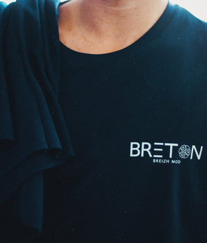 T-shirt homme "Kélig" coton bio marine motif breton sur le côté