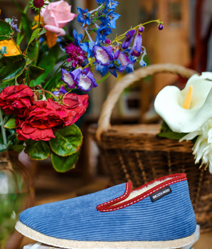 Paire de chaussons charentaises mixte velours "Binic" bleu indigo liseré rouge